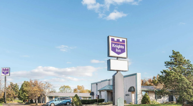 Номер Standard Knights Inn Canton