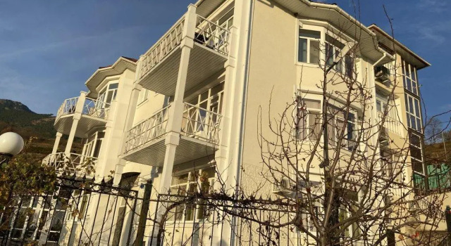 Villa Svetlana, Book Villa Yalta 