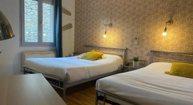 Четырёхместный номер Standard Brit Hotel Dijon Centre Gare