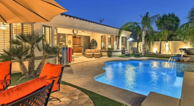 Коттедж Heated Pool + Putting Green: Luxe Gilbert Home