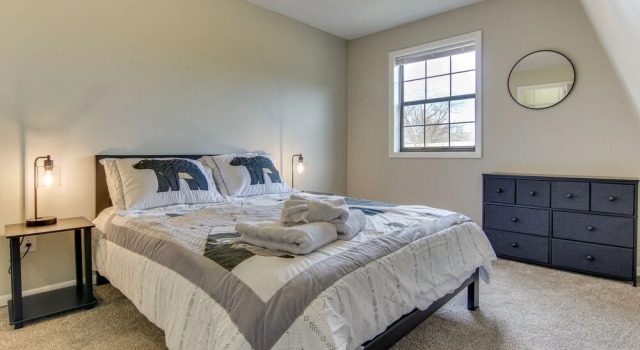 Dog-friendly Mills River Townhome: Fire Pit, Yard!
