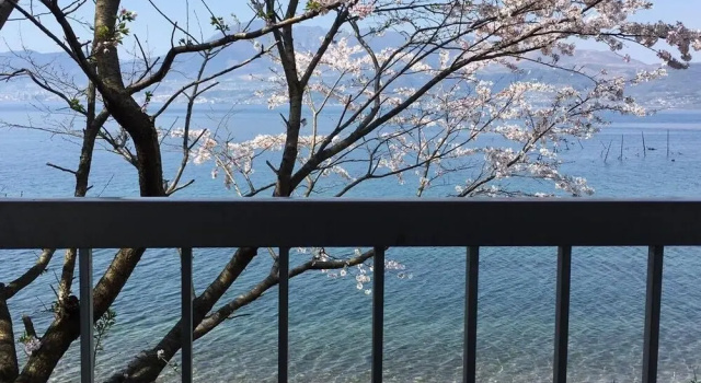 Коттедж с балконом и с видом на залив Sakura Beach Garden