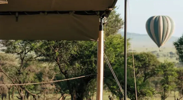 Четырёхместный номер Deluxe с балконом Awali Serengeti Camp