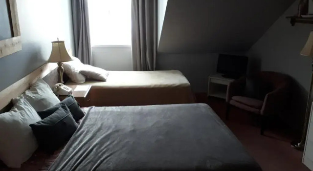 Трёхместный номер Standard hotel au vieux bardeau