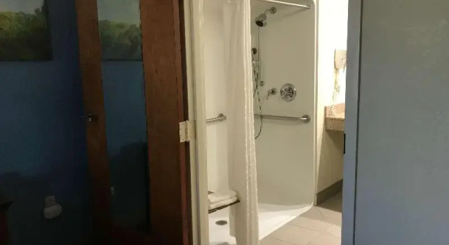 Двухместный номер Standard с балконом Best Western Inn & Suites Monroe
