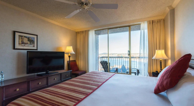 Harbour Towers Hotel & Suites, Забронировать Отель СПА-отели Виктории, рядом с British Columbia Parliament Buildings, SPA-услуги