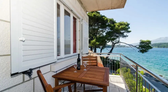 Студия с балконом и с видом на море Apartments Nikolina