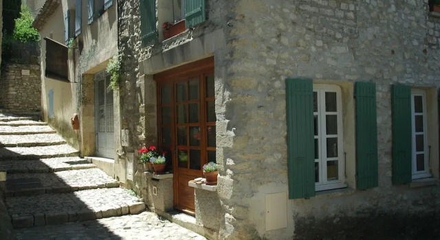 Annapurna Bed & Breakfast, Забронировать Отель «постель и завтрак» Отели Везон-ла-Ромен с парковкой, рядом с Археологический музей Théo Desplans, Парковка