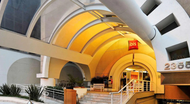ibis Sao Paulo Paulista, Забронировать Отель Отели Сан-Пауло по системе «всё включено», рядом с Музей искусства Сан-Пауло, Всё включено