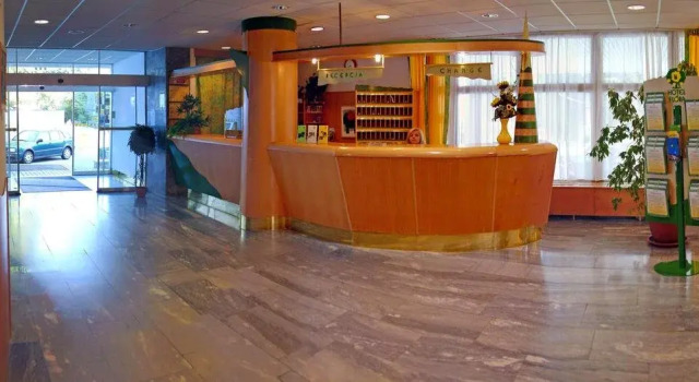 Flora, Rezervovat Hotel Trencianske Teplice Trenčiansky kraj