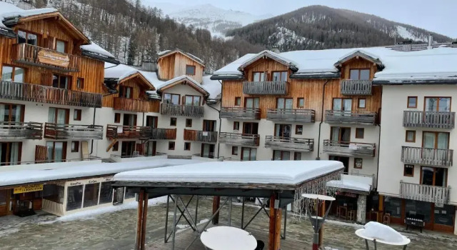 Апартаменты Les Orres 6 Places Coeur de Station avec Piscine