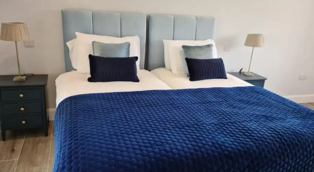 Апартаменты Moneylands Farm Self-Catering Apartments