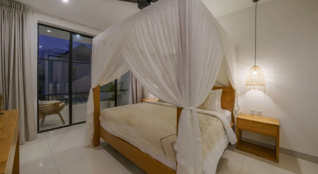 Вилла Luxury Puri Senang - Modern Pool Villa, 6 Mins to Berawa Beach & Finns