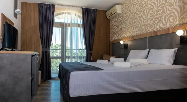 Hotel Toro Negro, Забронировать Отель Отели Золотых Песков 3 звезды, 3*