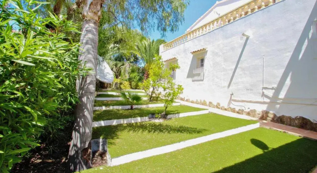 Коттедж Michelle - sea view villa with private pool in Benissa