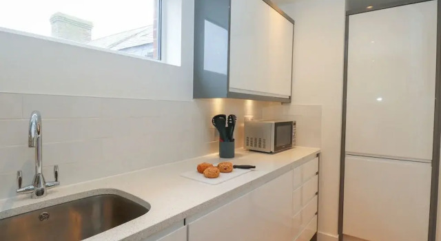 Коттедж Harbourside Haven Apartment 4