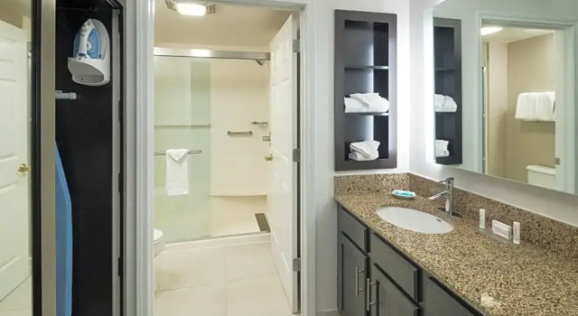 Четырёхместный люкс с 2 комнатами Residence Inn by Marriott Boston Westford
