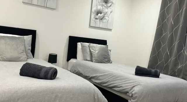 Апартаменты Sleek, Sleeps 6 Sunset Views, Family Friendly