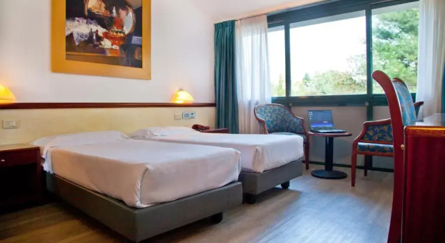 Трёхместный номер Standard Green Hotel