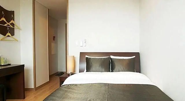 Iris Hotel, Забронировать Отель Согвипхо Остров Чеджудо