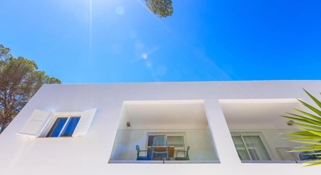 Pinos Playa Suites, Book Hotel Playa Migjorn Formentera
