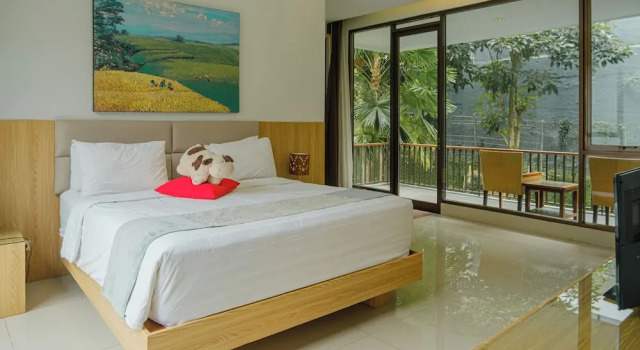 Oyama City View 4BR Villa with a Heated Pool