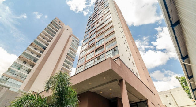 Ape Novo ao lado do Bourbon e Allianz.