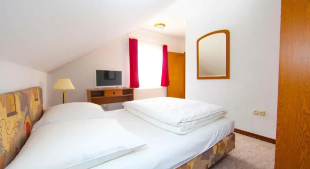Hard Rock Rooms for two, Забронировать Отель Отели Федерации Боснии и Герцеговины с парковкой, Парковка