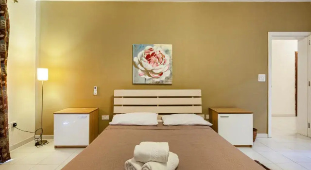 Sliema Ferries APT, with beautiful views AC & WIFI by 360 Estates