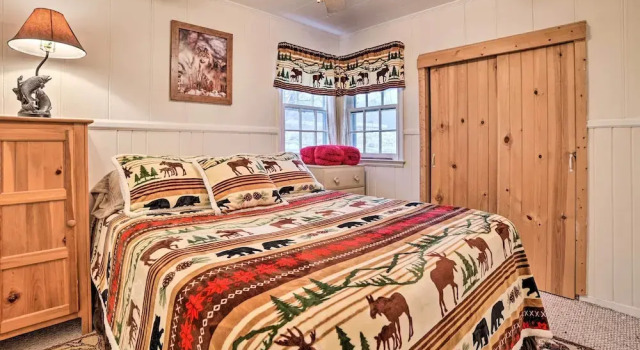 Cozy & Rustic Cottage With Houghton Lake Access!, Varaa Lomakoti Houghton Lake Michigan