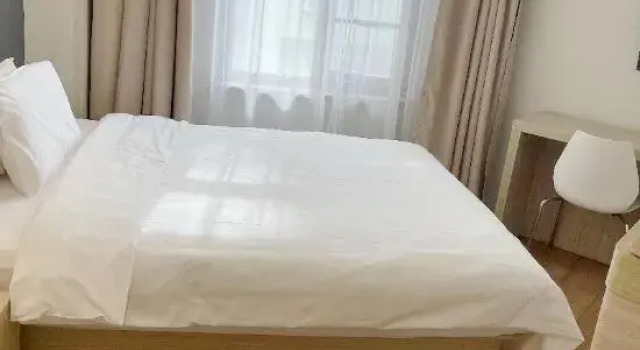 HanTing Hotel (Shanghai Pedestrian Street Fujian Middle Road), Забронировать Отель Отели Шанхая с парковкой, рядом с Музей Шанхая, Парковка