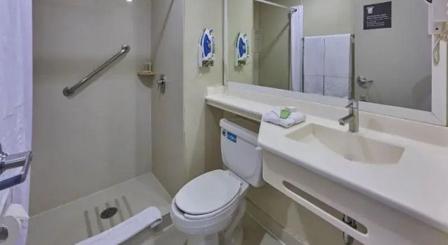 Четырёхместный номер Standard с красивым видом из окна City Express Plus by Marriott Ciudad de México Reforma El Ángel