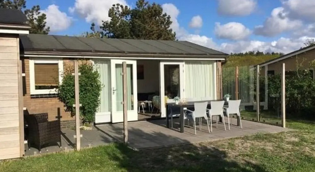 Holiday Home With Private Garden by the sea, Reserva ahora Casa o chalet Hoteles en Islas Frisias con aparcamiento, Aparcamiento