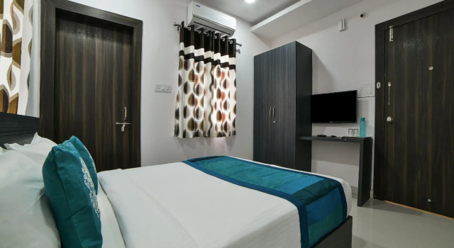 OYO 16432 Srirama Hotels, Khazaguda