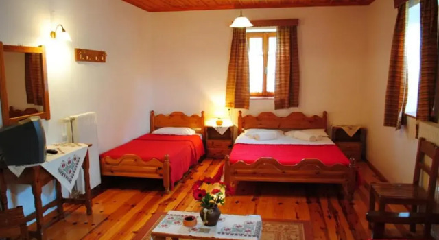 Семейный номер Standard с балконом и с красивым видом из окна Hotel Kaiti