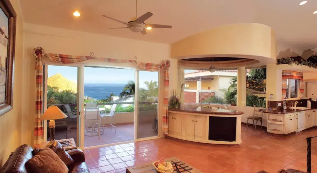 Spacious with Convenient Cabo Location, Villa Ballena