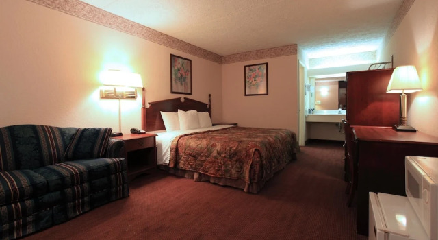 Двухместный номер Standard с балконом Americas Best Value Inn North Capital