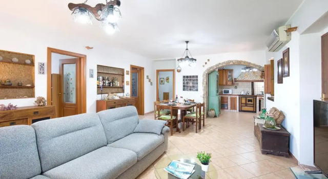Stunning Home in Cittadella del Capo With 4 Bedrooms, Private Swimming Pool and Outdoor Swimming Pool
