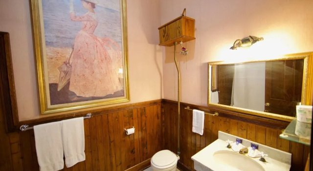 Номер Standard Irwin Street Inn