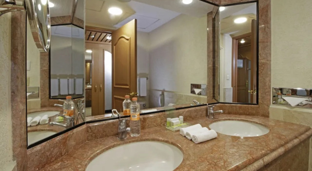 Четырёхместный номер Standard Цокольный этаж Holiday Inn Queretaro Centro Historico by IHG