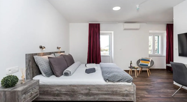 Apinelo Port Rooms