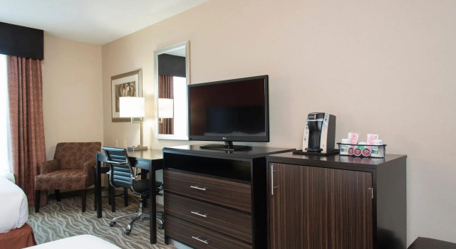 Номер Standard Holiday Inn Express Hotel & Suites Grand Rapids-North by IHG
