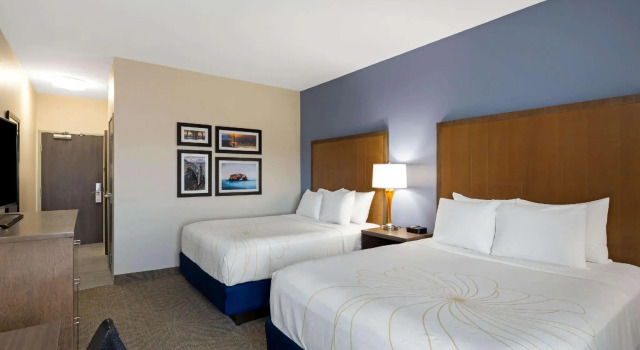 Четырёхместный номер Standard La Quinta by Wyndham Morgan Hill-San Jose South