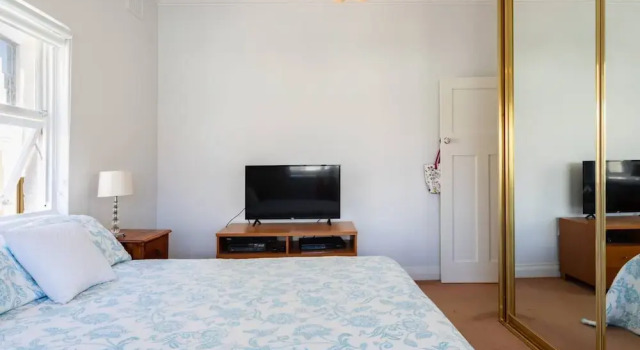 2 Bedroom Garden Apartment by Bondi Beach