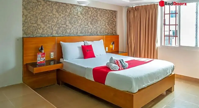 Номер Superior RedDoorz Near Tan Dinh Market 3