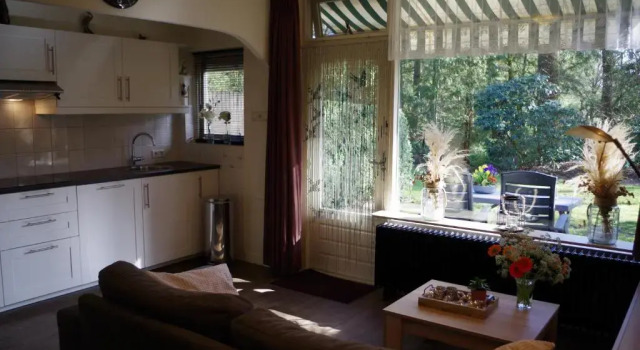 Geschakelde bungalow op de Veluwe "De Eekhoorn", Rezerwuj Hotel Hotele w Veluwe z parkingiem, Parking