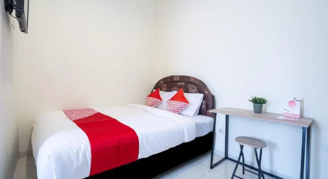 OYO 2347 Griya Patran Near RS Queen Latifa, Book Hotel Baturetno 