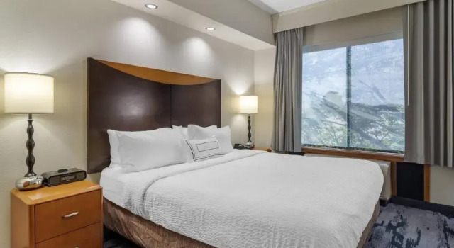 Студия Fairfield Inn & Suites by Marriott Commerce
