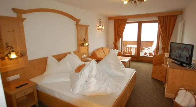 Номер Comfort Hotel Gstatsch