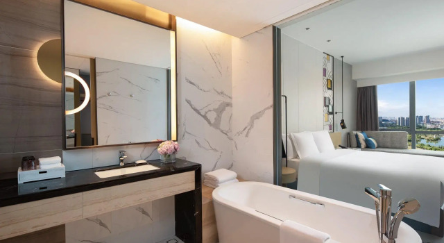 Двухместный номер Standard Crowne Plaza Foshan Nanhai - an IHG Hotel